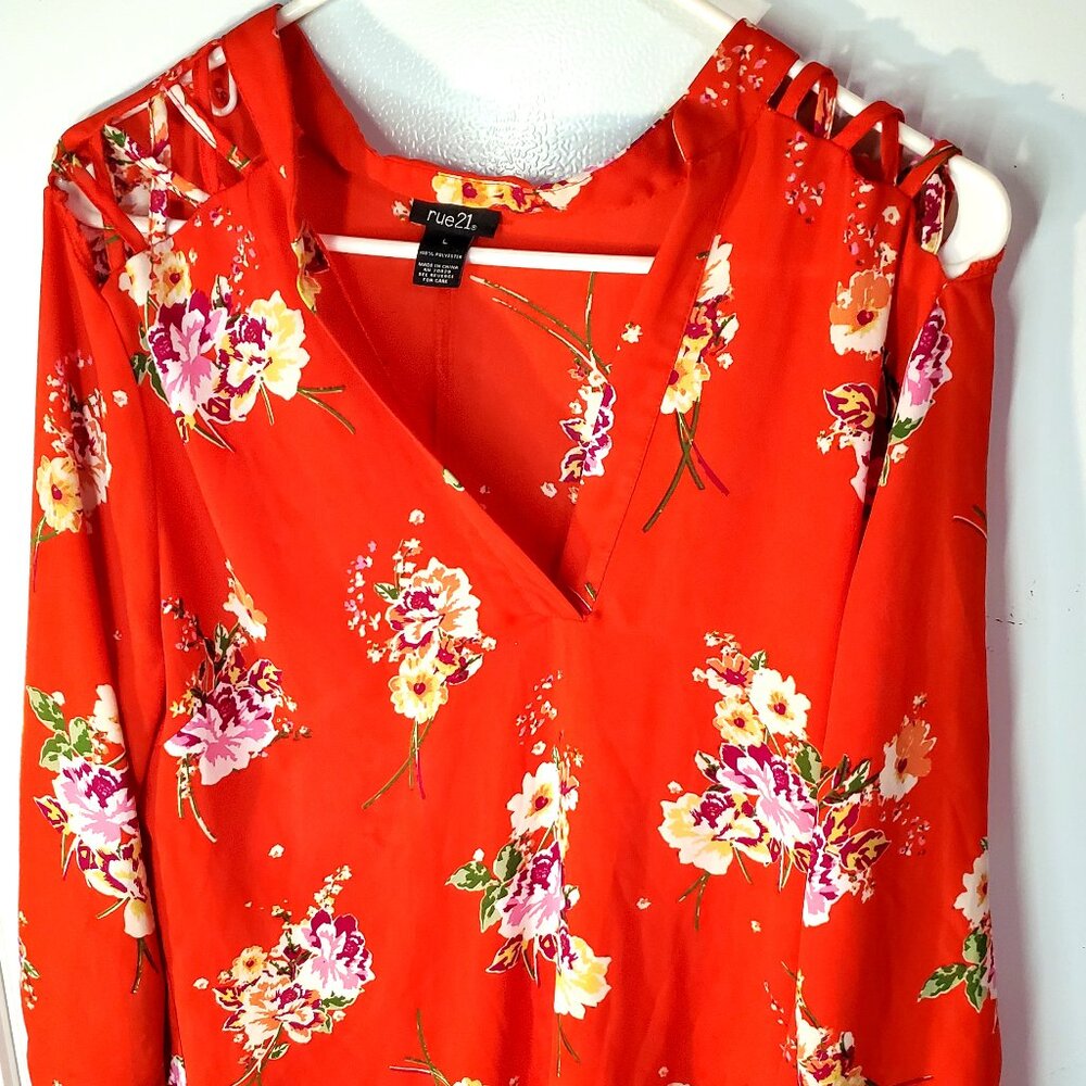 Rue 21 size L floral blouse